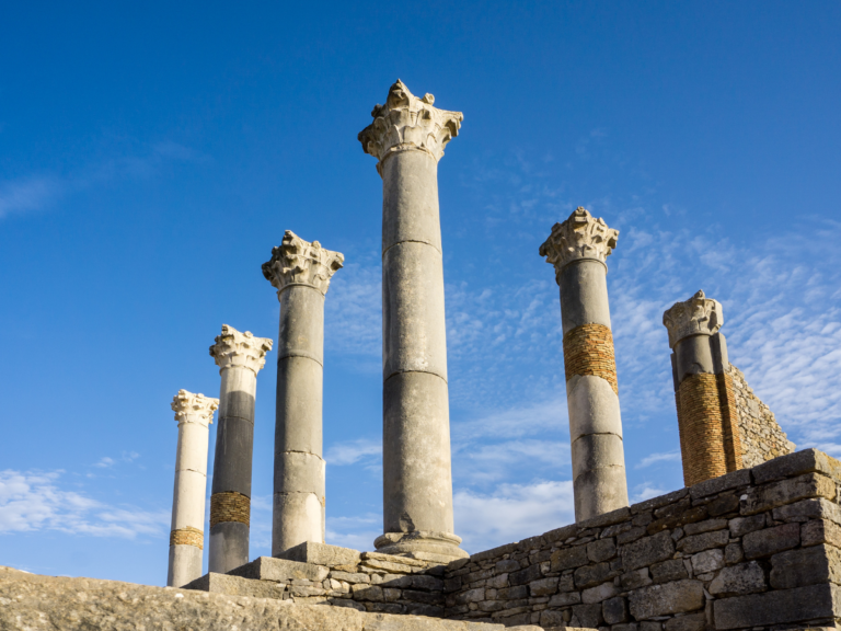 Proceso sencillo de reserva online de tours por Marruecos con confirmación inmediata